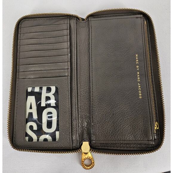 MARC BY MARC JACOBS BROWN 100% COW LEATHER ZIPPER BI-FOLD WALLET 4" x 8" x 1" - Picture 7 of 16